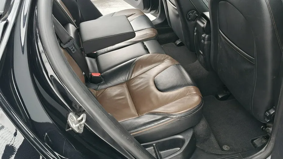 VOLVO V40 Cross Country -