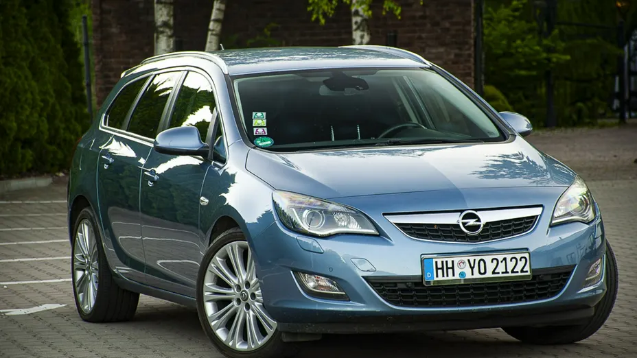 OPEL Astra -