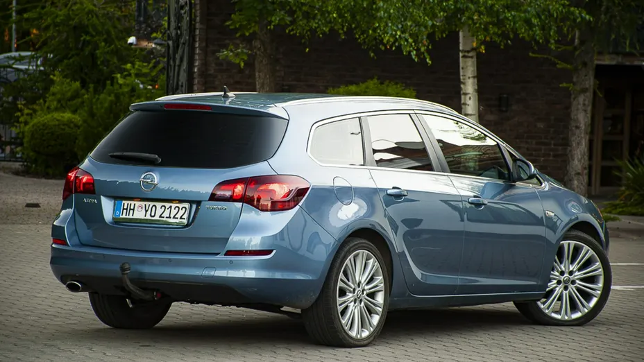 OPEL Astra -