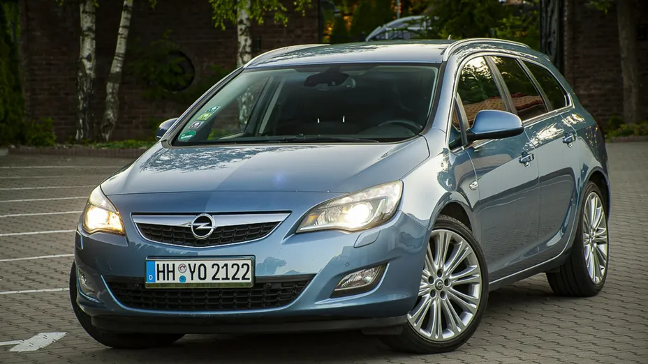 OPEL Astra -