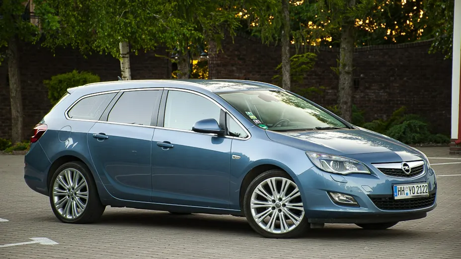 OPEL Astra -