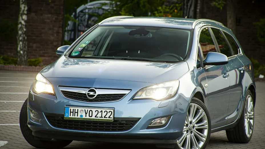 OPEL Astra -