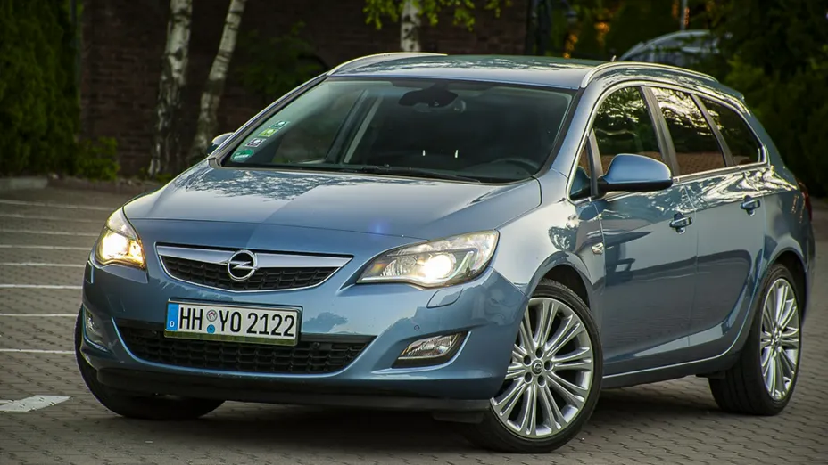 OPEL Astra -