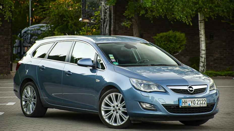 OPEL Astra -