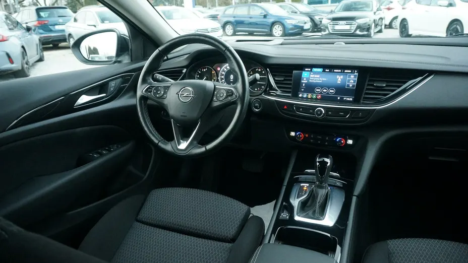 OPEL Insignia -