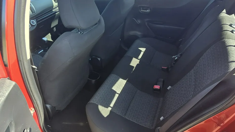 TOYOTA Yaris -
