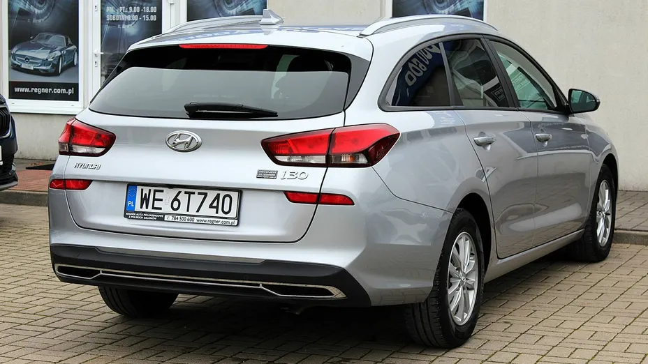 HYUNDAI i30 -