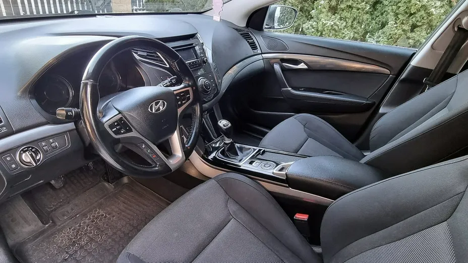 HYUNDAI i40 -