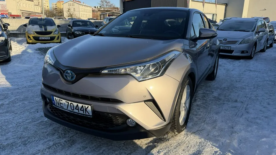 TOYOTA C-HR -