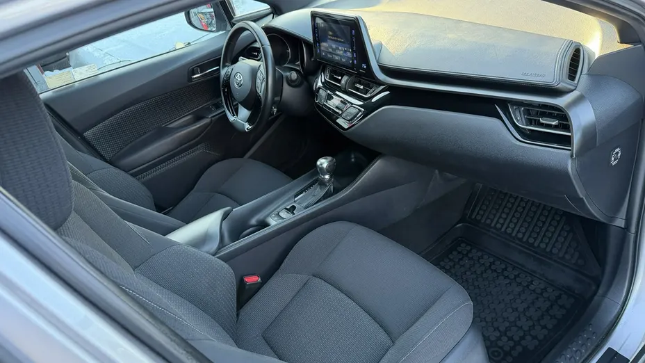 TOYOTA C-HR -