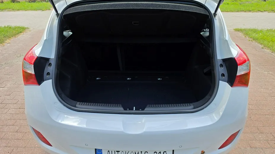 HYUNDAI i30 -
