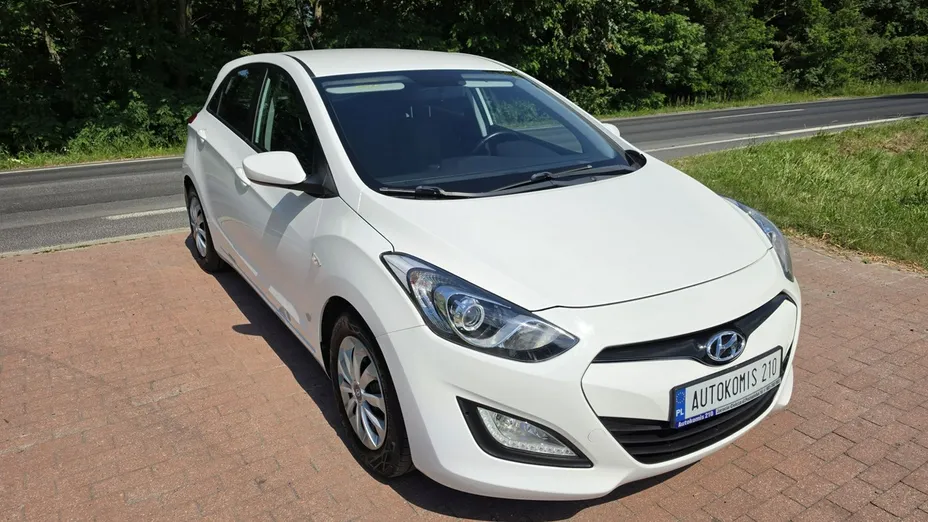 HYUNDAI i30 -