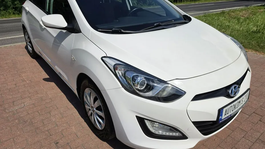 HYUNDAI i30 -