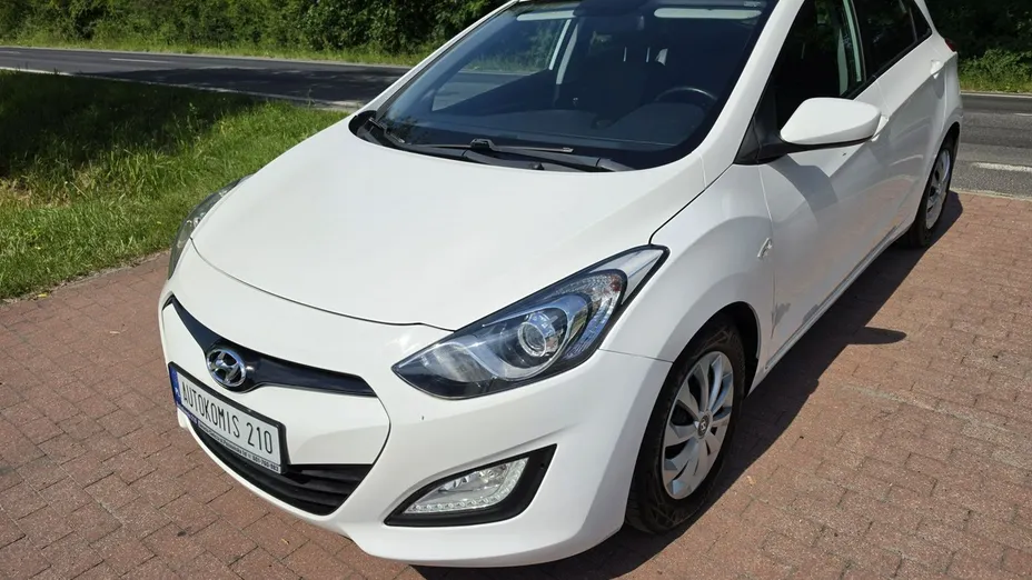 HYUNDAI i30 -