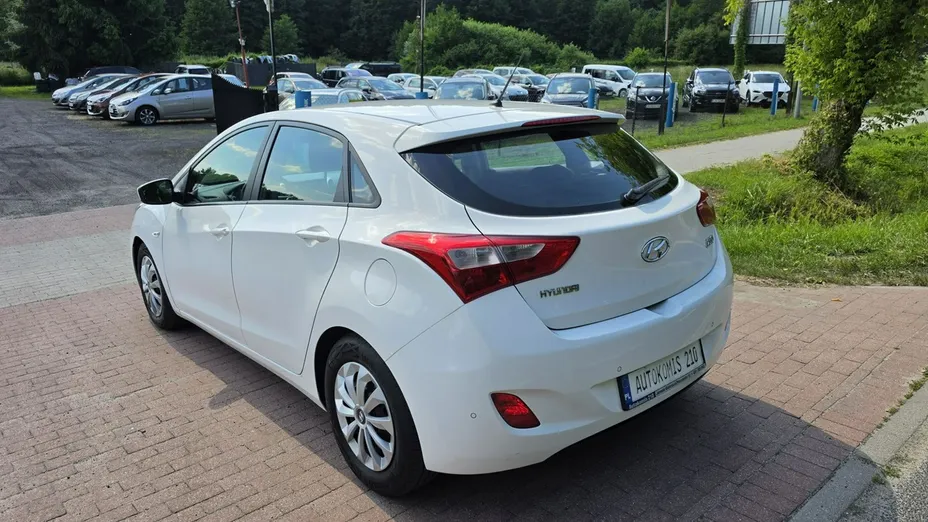 HYUNDAI i30 -