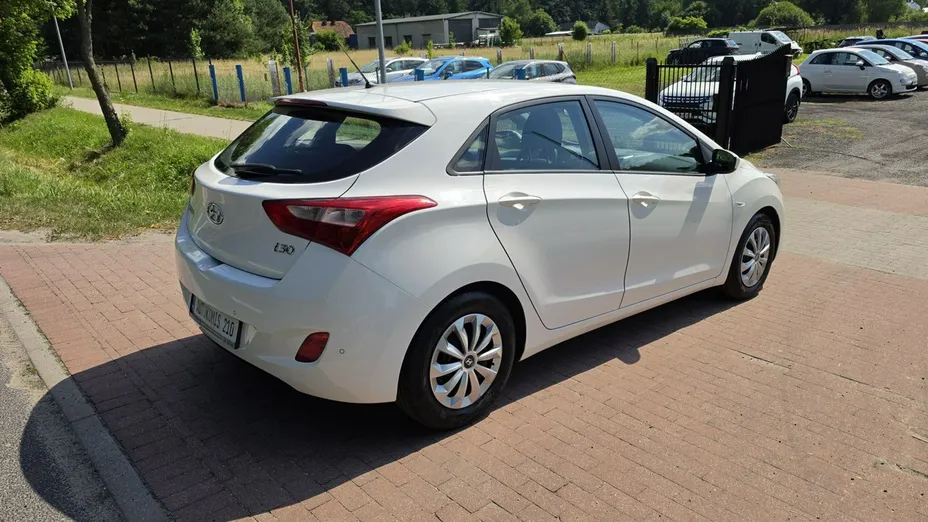 HYUNDAI i30 -