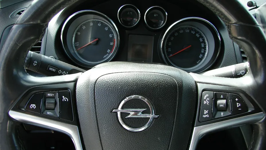 OPEL Insignia -