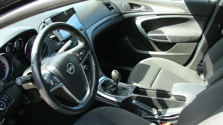 OPEL Insignia -