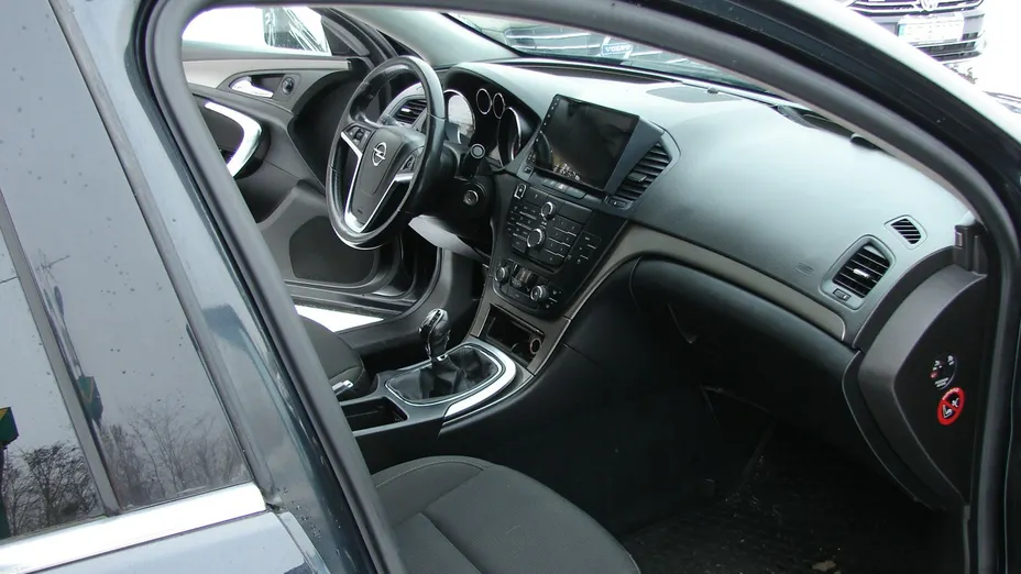 OPEL Insignia -