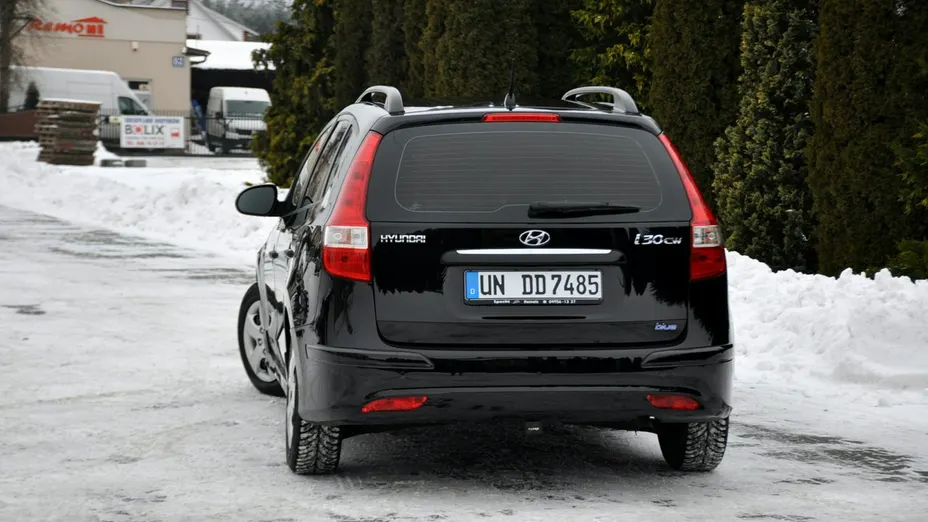 HYUNDAI i30 -