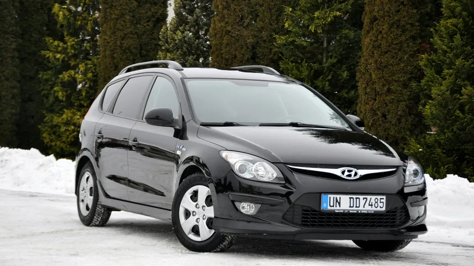 HYUNDAI i30 -