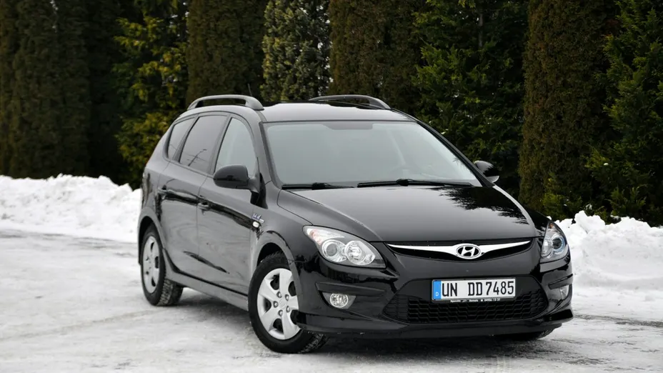 HYUNDAI i30 -