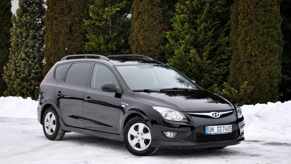 HYUNDAI i30 -
