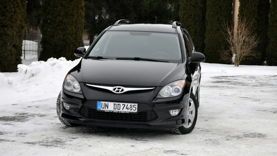 HYUNDAI i30 -