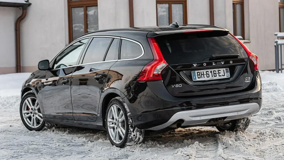 VOLVO V60 -