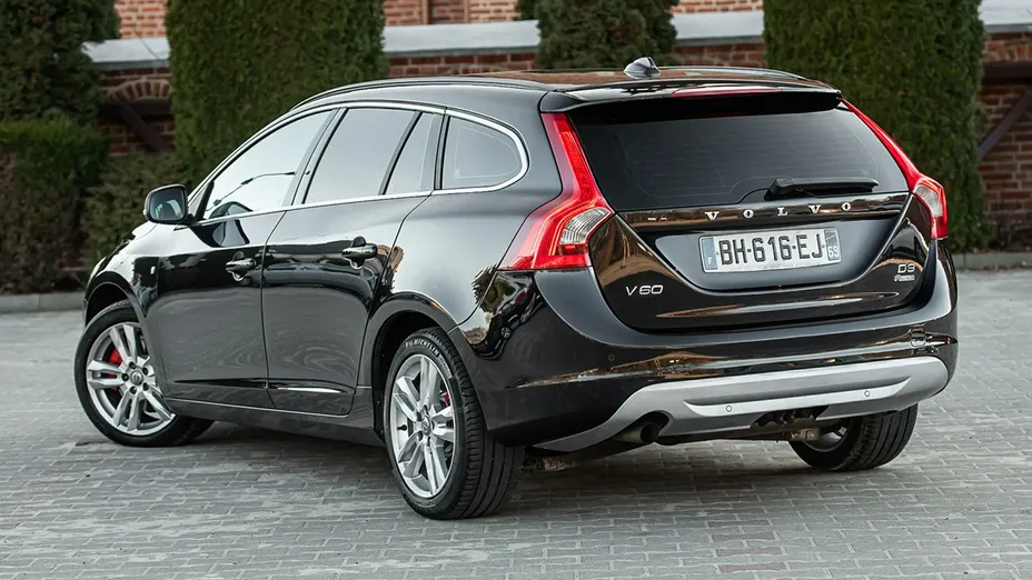 VOLVO V60 -