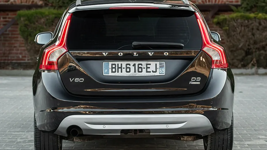 VOLVO V60 -