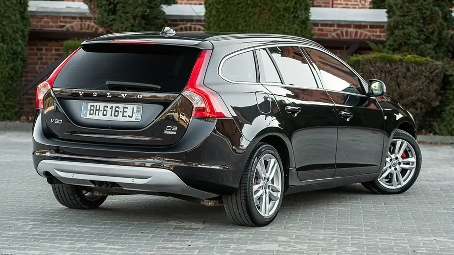 VOLVO V60 -