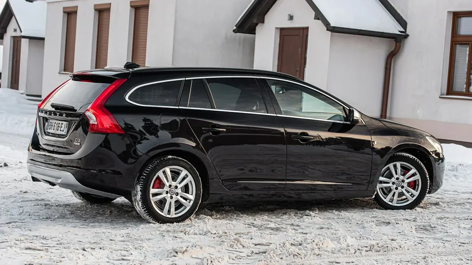 VOLVO V60 -