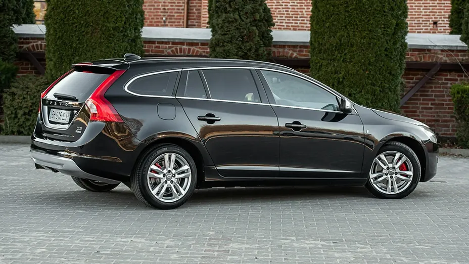 VOLVO V60 -