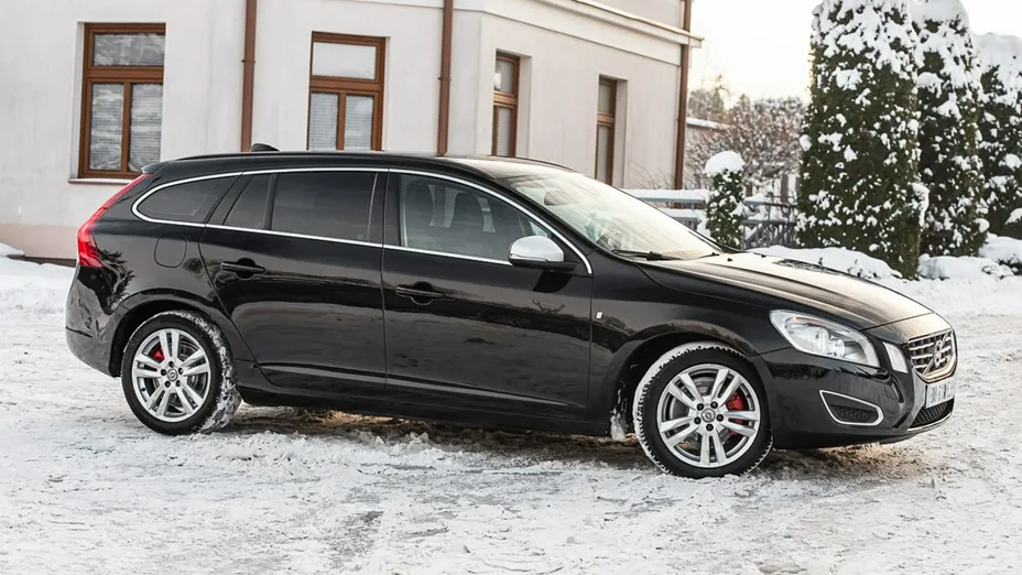 VOLVO V60 -