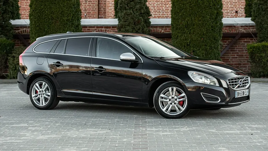 VOLVO V60 -