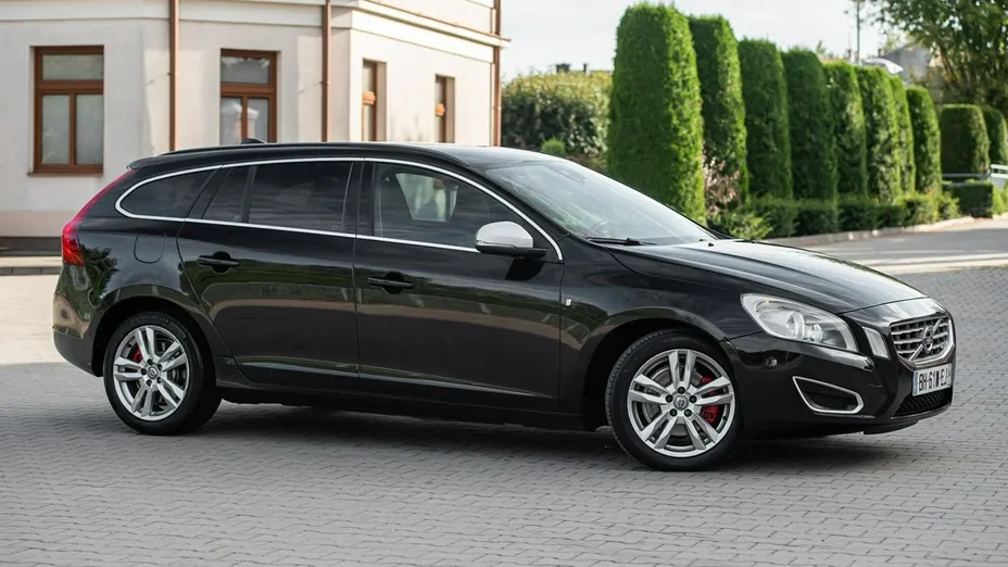 VOLVO V60 -