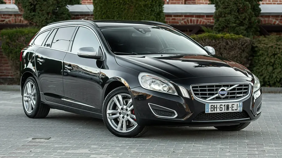 VOLVO V60 -