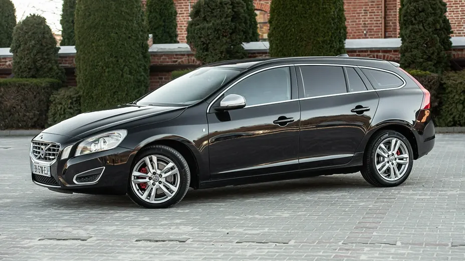 VOLVO V60 -