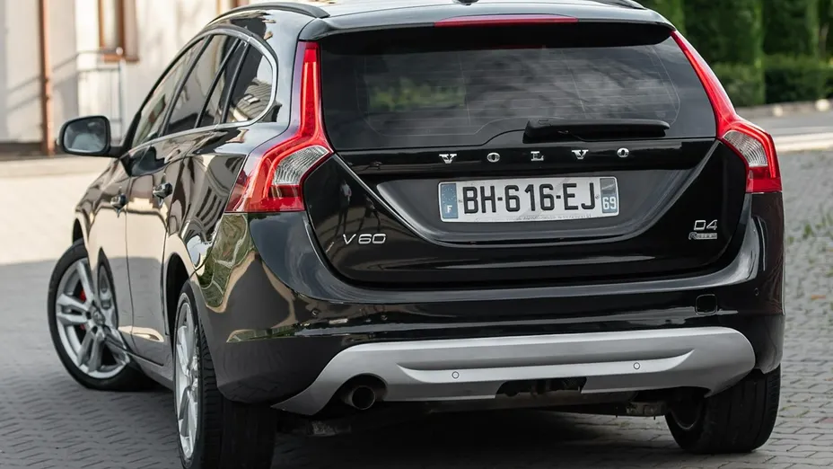 VOLVO V60 -