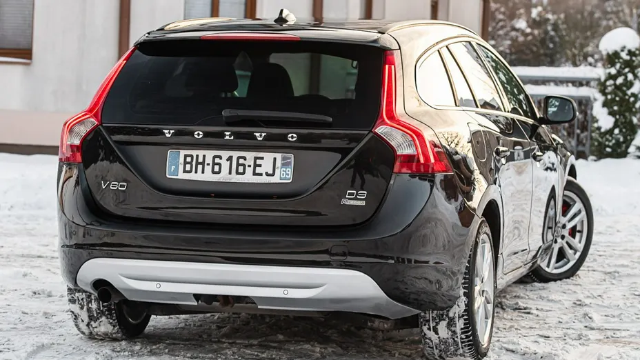 VOLVO V60 -