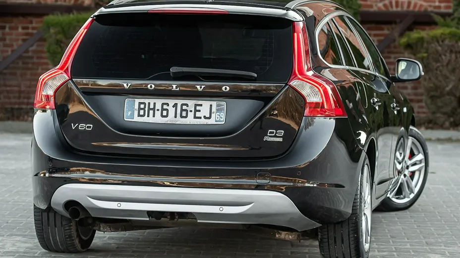 VOLVO V60 -