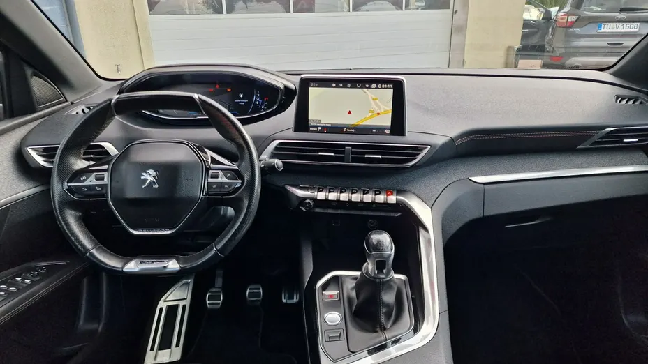 PEUGEOT 3008 -