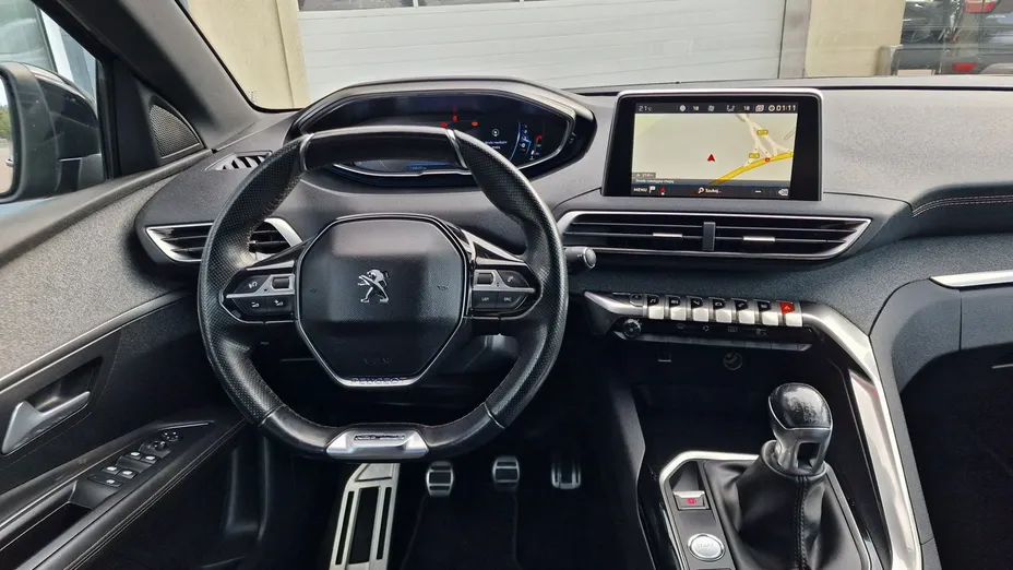PEUGEOT 3008 -
