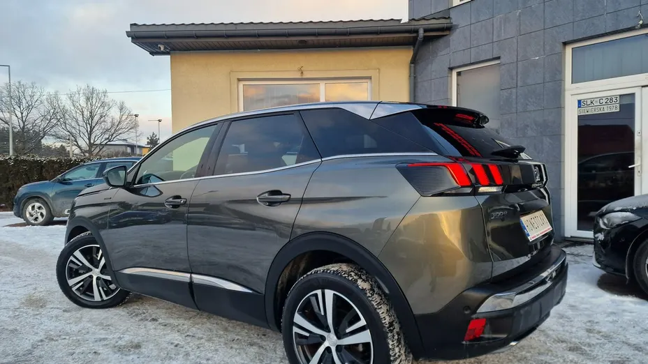 PEUGEOT 3008 -