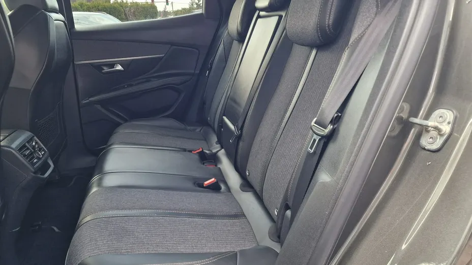 PEUGEOT 3008 -