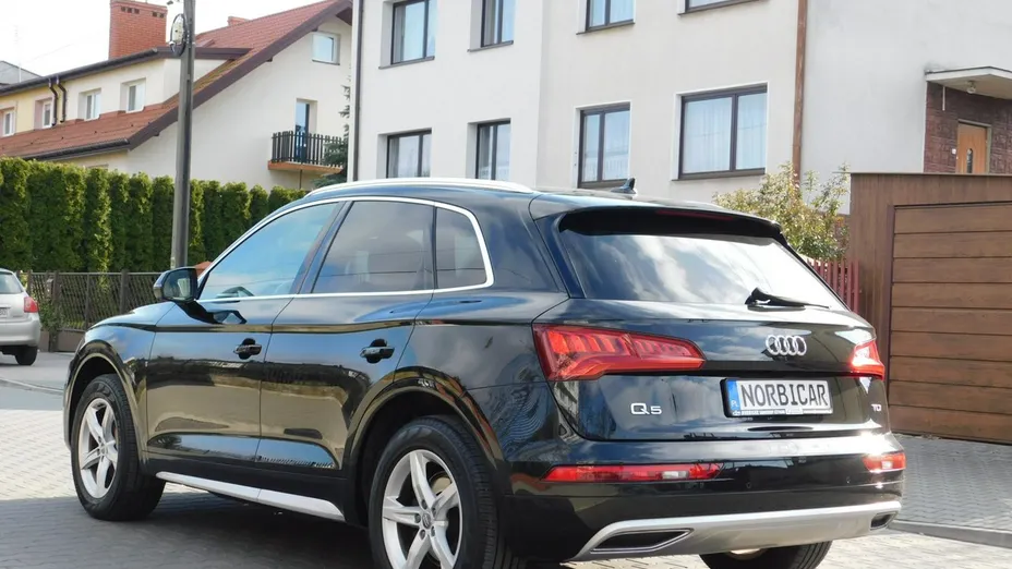 AUDI Q5 -