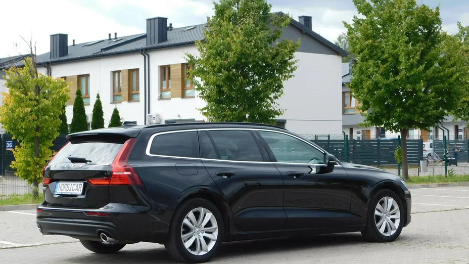 VOLVO V60 -