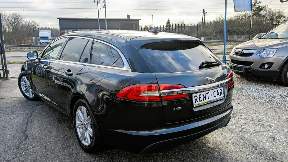 JAGUAR XF -