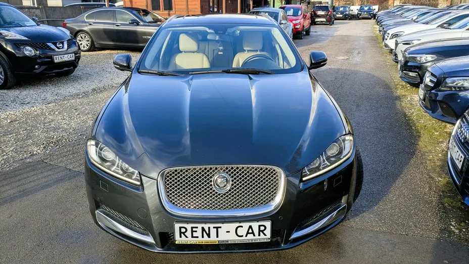 JAGUAR XF -
